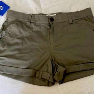 Boston Traders Women's Khaki Cargo Shorts